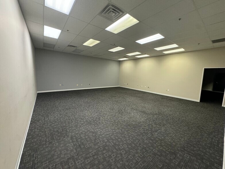 More Photos Of 2057 E Maule Ave, Las Vegas Warehouse For Lease