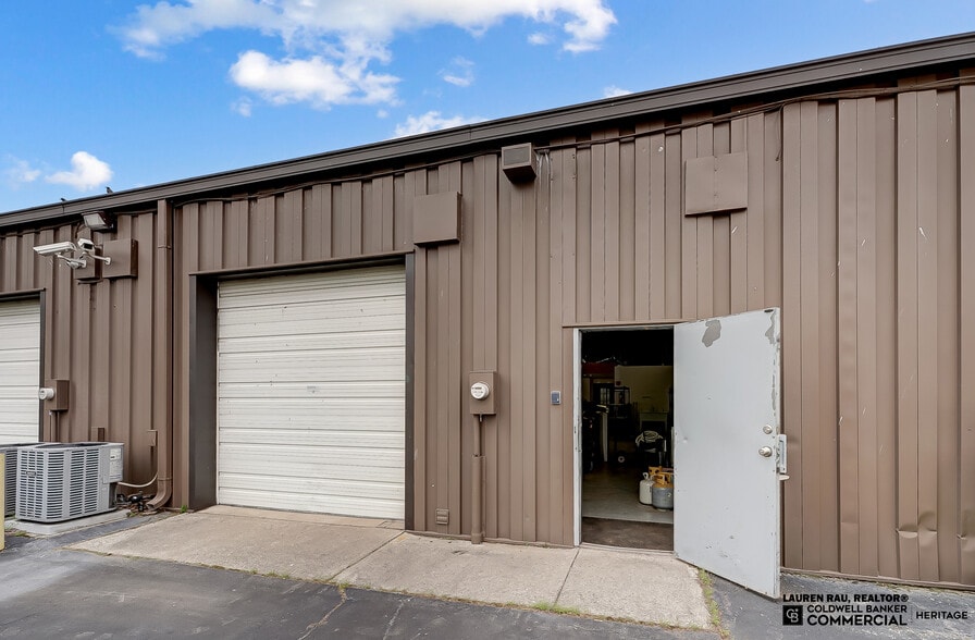 More Photos Of 400-460 Fame Rd, Dayton Light Distribution For Lease