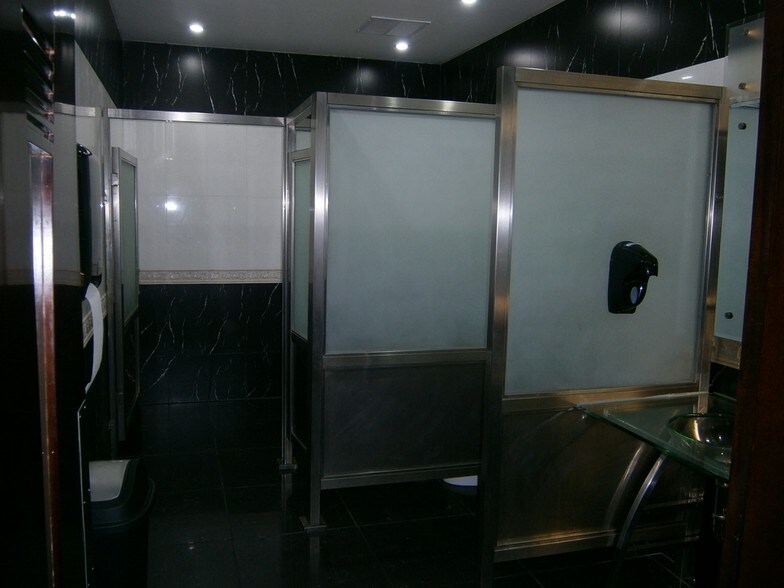 More Photos Of 940 Hansen Rd, Green Bay Storefront For Lease