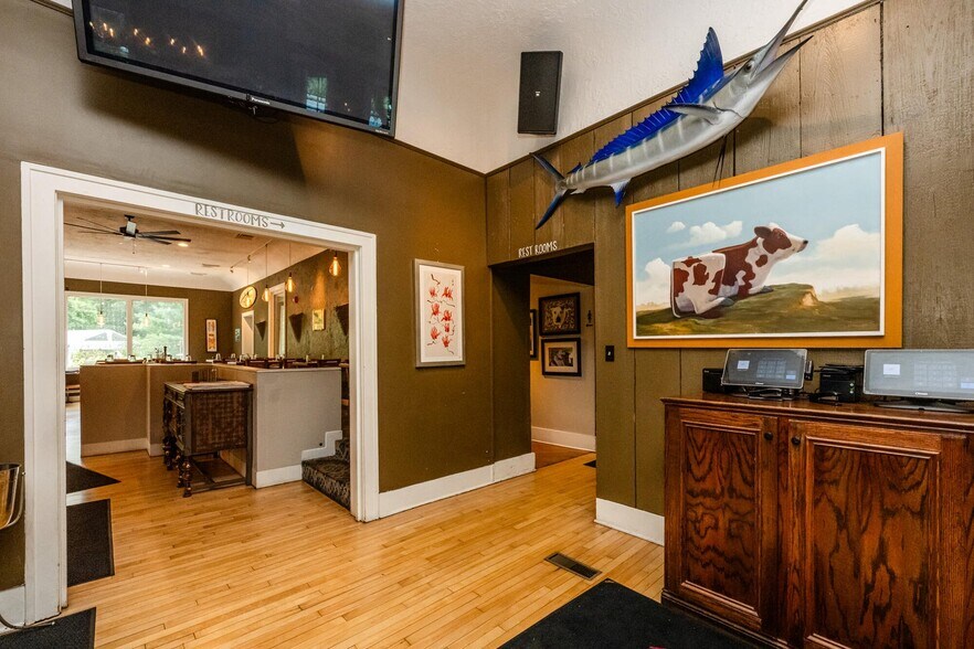 More Photos Of 16409 Red Arrow Hwy, Union Pier General Retail For Sale