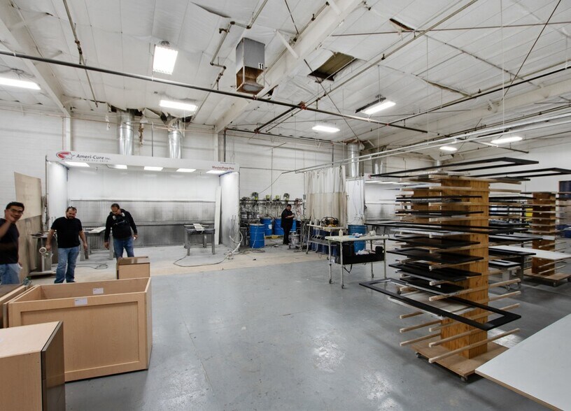 More Photos Of 23639 N 35th Dr, Glendale Manufacturing For Lease