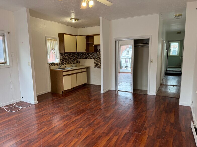 More Photos Of 2376 E 15th St, Brooklyn Specialty For Sale