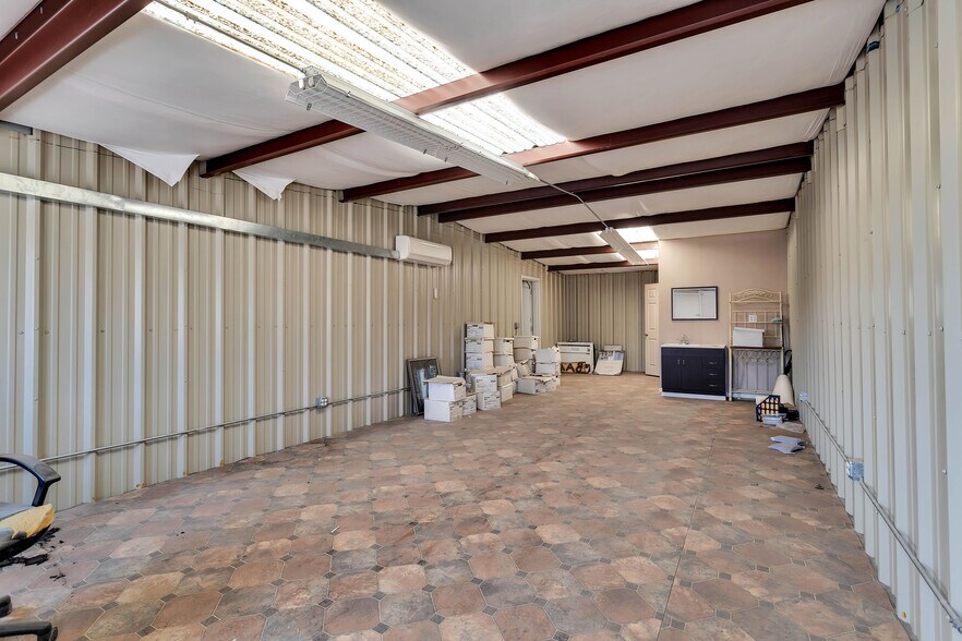 More Photos Of 75851 Baseline Rd, Twentynine Palms Warehouse For Sale
