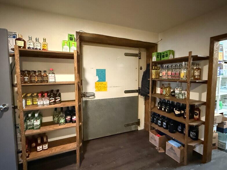 More Photos Of 51815 Kenai Spur Hwy, Kenai General Retail For Sale