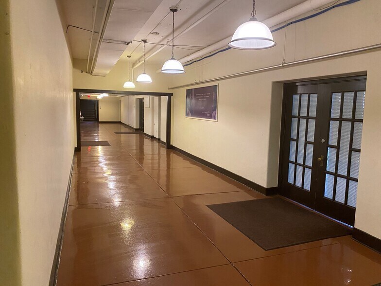 More Photos Of 1358 4th Ave, Rockford Office Residential For Sale