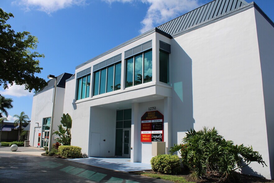 More Photos Of 12751 S Cleveland Ave, Fort Myers Medical For Lease