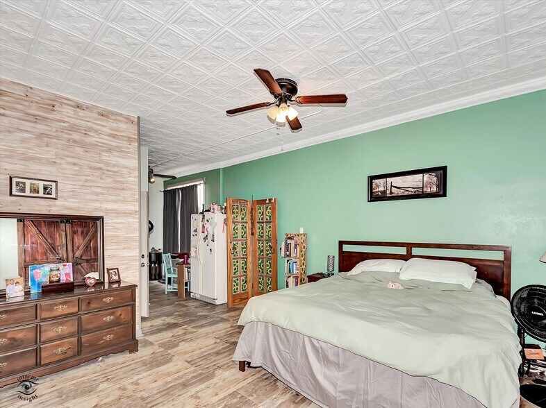 More Photos Of 2-4 E Front St, Newark Health Club For Sale