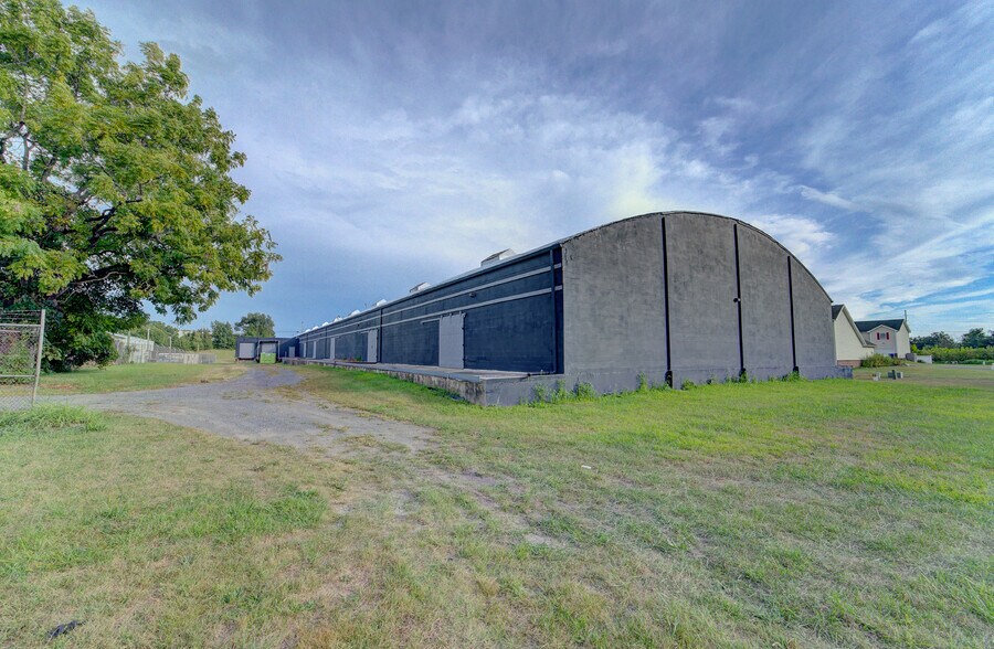 More Photos Of 110 McCauley Dr, Timberville Warehouse For Lease