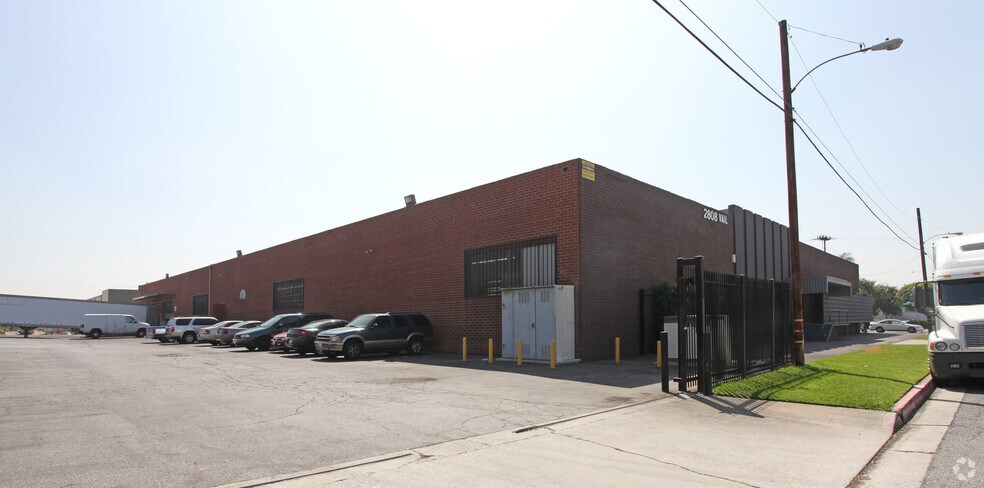 More Photos Of 2808 Vail Ave, Commerce Warehouse For Lease