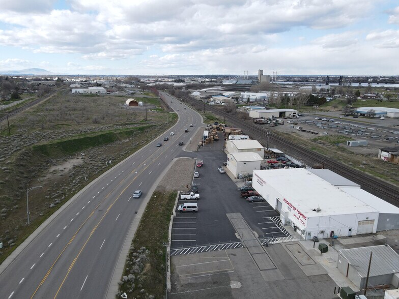 More Photos Of 1615 E Chemical Dr, Kennewick Distribution For Lease