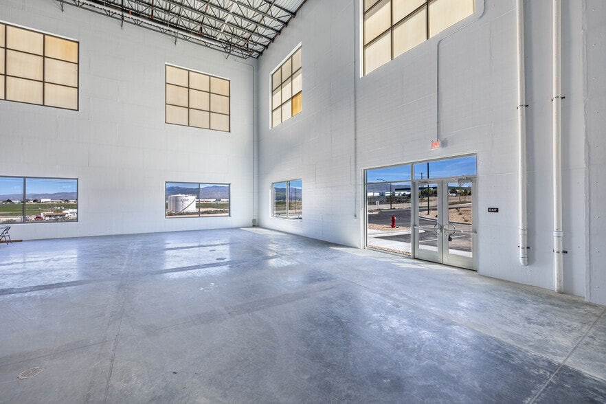 More Photos Of 1409 W Gowen Rd, Boise Industrial For Lease