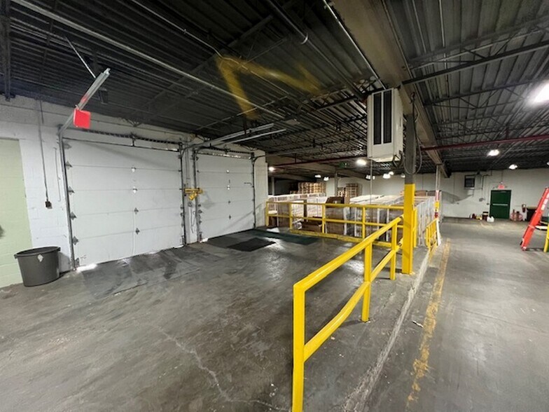 More Photos Of 1150 McConnell Rd, Woodstock Warehouse For Lease