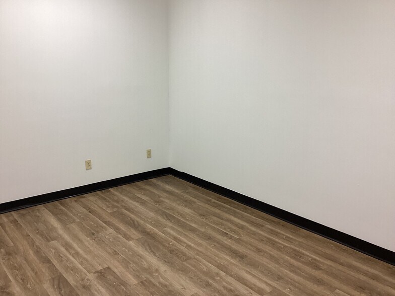 More Photos Of 3715 Argent Blvd, Ridgeland Self Storage For Lease