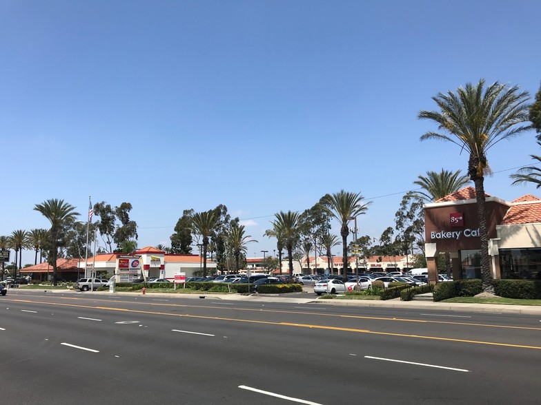 Primary Photo Of 3501-3425 E Chapman Ave, Orange Unknown For Lease