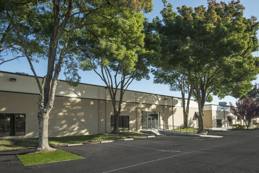 More Photos Of 1230 Harter Ave, Woodland Warehouse For Lease