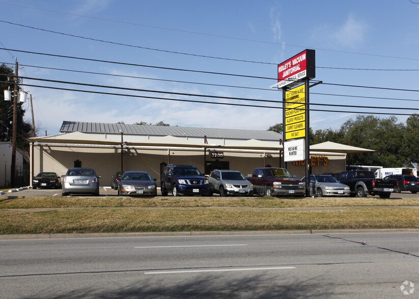 More Photos Of 3700 Reveille St, Houston Freestanding For Lease