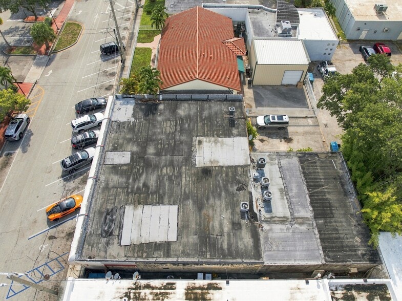 More Photos Of 610-618 NE 124th St, North Miami Office For Sale