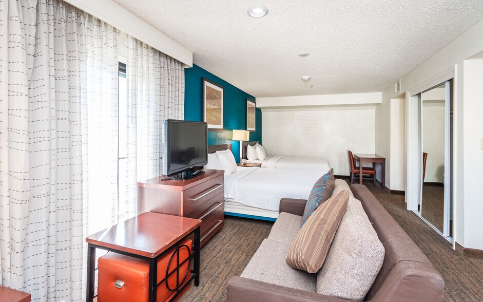 More Photos Of 1530 Howe Ave, Sacramento Hotel For Sale