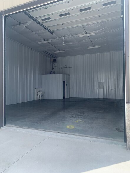 More Photos Of 711 Blackhawk St, Billings Service For Lease