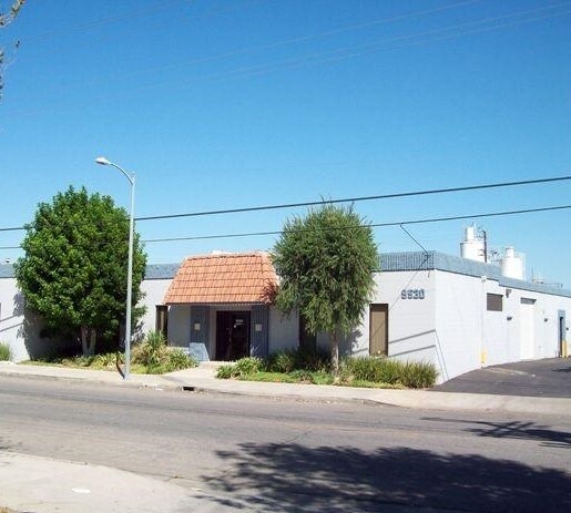 More Photos Of 9530-9540 Owensmouth Ave, Chatsworth Warehouse For Lease