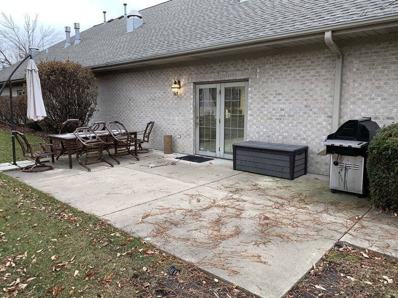 More Photos Of 8140 S Cass Ave, Darien Medical For Sale