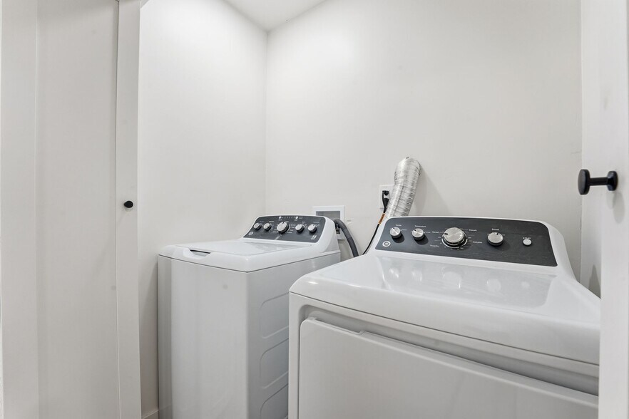 More Photos Of 5067 Alumni Pl, San Diego Multifamily For Sale