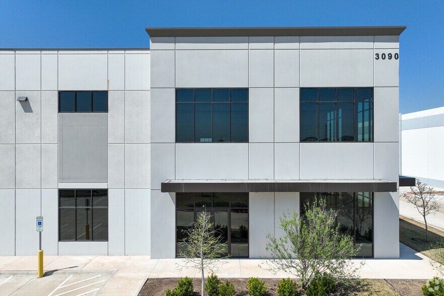 More Photos Of 3090 Challenger Dr, Midlothian Distribution For Lease