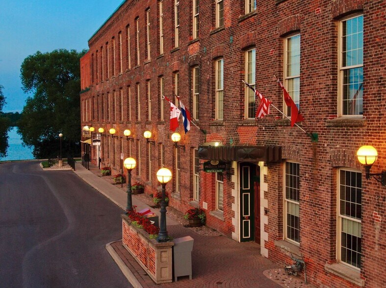 More Photos Of 6 Cataraqui St, Kingston Office For Lease