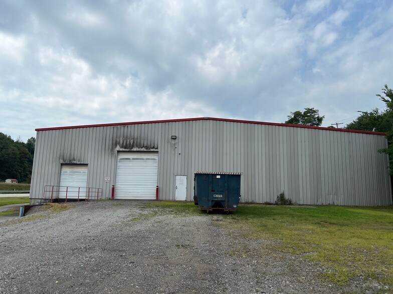 More Photos Of 2971 Pittsburgh Rd, Perryopolis Warehouse For Lease