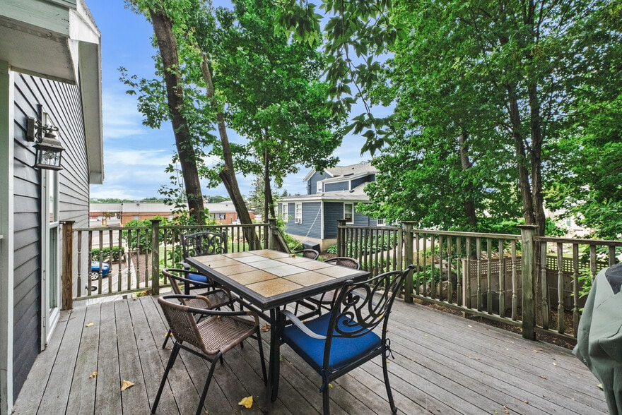 More Photos Of 371 Water St, Excelsior Hospitality For Sale
