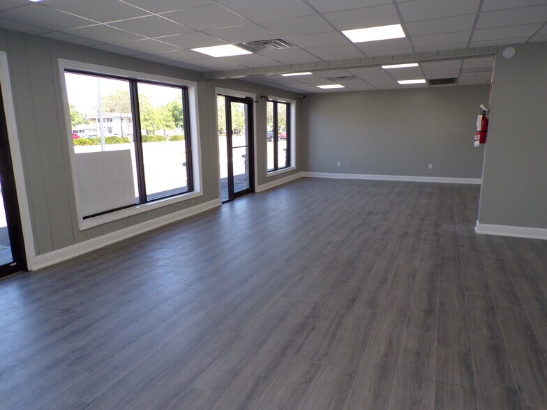 More Photos Of 845-845 N Florida Ave, Lakeland General Retail For Sale