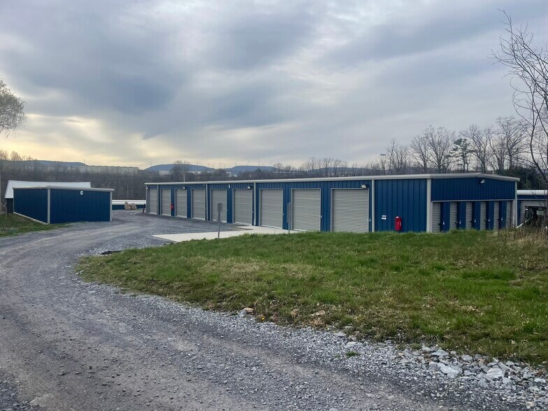 More Photos Of 1122 Amelia Ave, Altoona Self Storage For Sale
