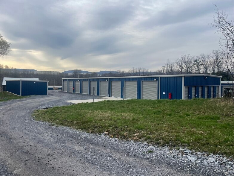 More Photos Of 1122 Amelia Ave, Altoona Self Storage For Sale