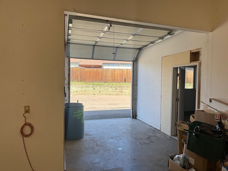 More Photos Of 19336 Goddard Ranch Ct, Morrison Light Manufacturing For Lease