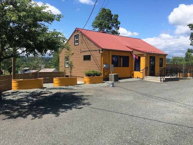 Primary Photo Of 1171 Route 100, Bechtelsville Restaurant For Sale