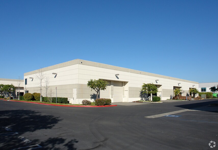 More Photos Of 2362 E Sturgis Rd, Oxnard Warehouse For Sale