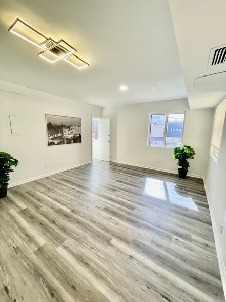 More Photos Of 504 E Atlantic Ave, Delray Beach Storefront Retail Office For Sale