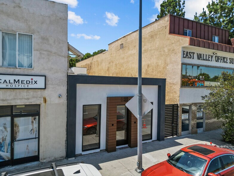 More Photos Of 11488 Burbank Blvd, North Hollywood Flex For Sale