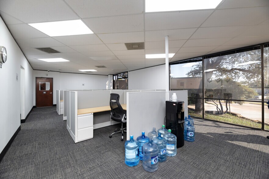 More Photos Of 1610 Corporate Ct, Irving Office For Lease