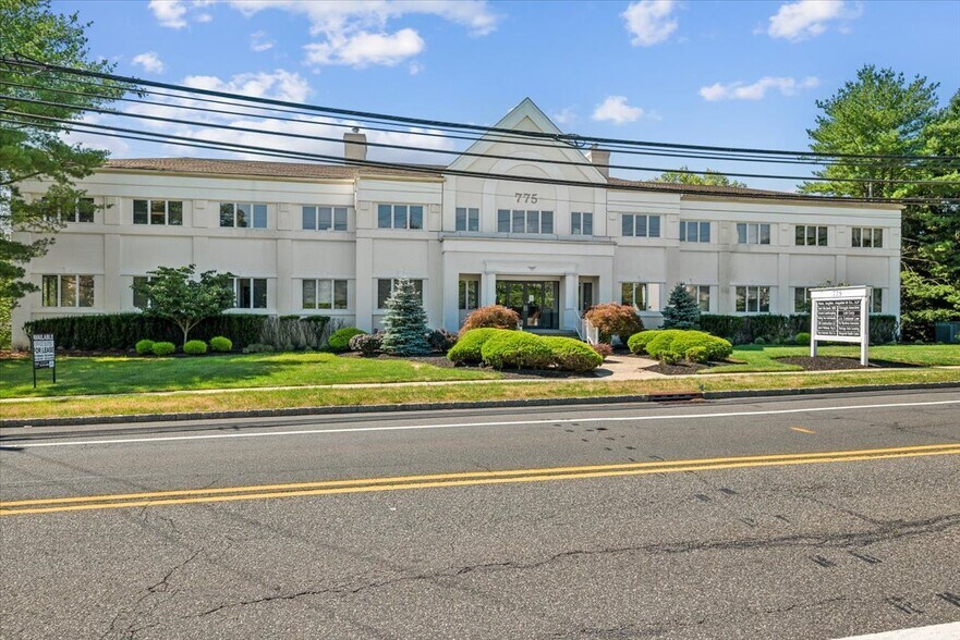 More Photos Of 775 Mountain Blvd, Watchung Office For Lease