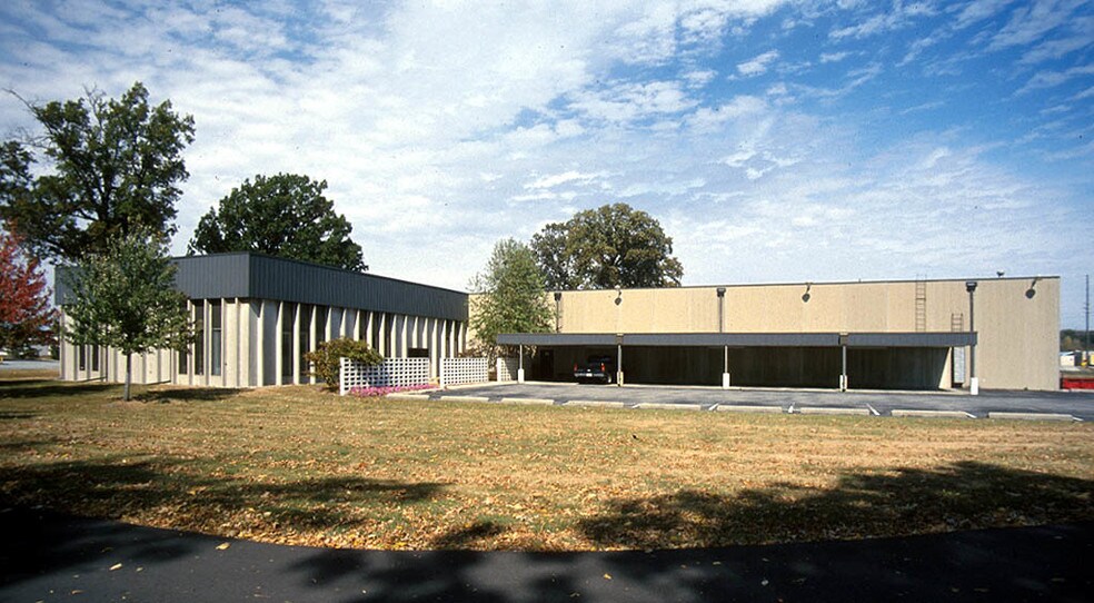 More Photos Of 8501 Moller Rd, Indianapolis Flex For Lease