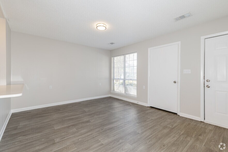 More Photos Of 1004 Appamattox Ct, Fayetteville Apartments For Sale