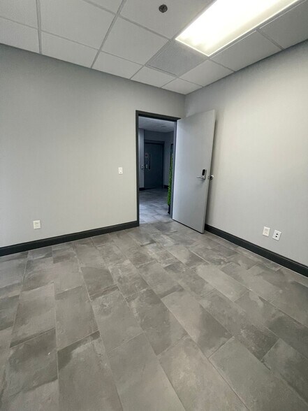 More Photos Of 8865 Commodity Cir, Orlando Office For Lease