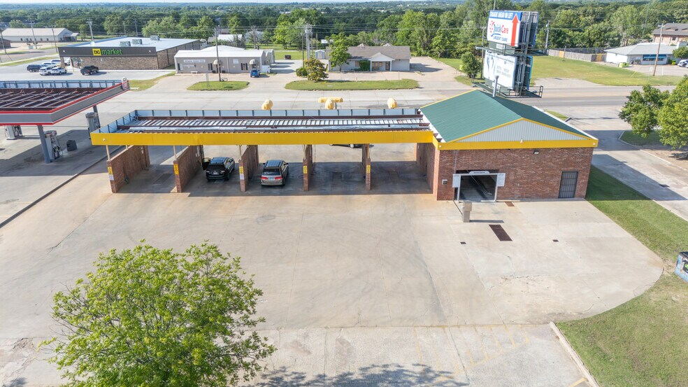 More Photos Of 3003 Arlington, Ada Specialty For Sale