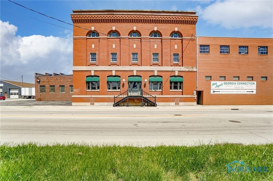 Primary Photo Of 350 E Sandusky St, Findlay Freestanding For Sale