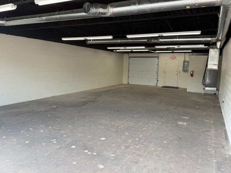 More Photos Of 1168 Butternut St, Abilene Flex For Lease