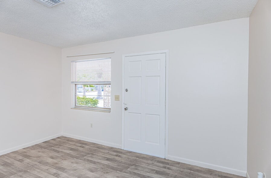 More Photos Of 3025 54th St S, Gulfport Apartments For Sale