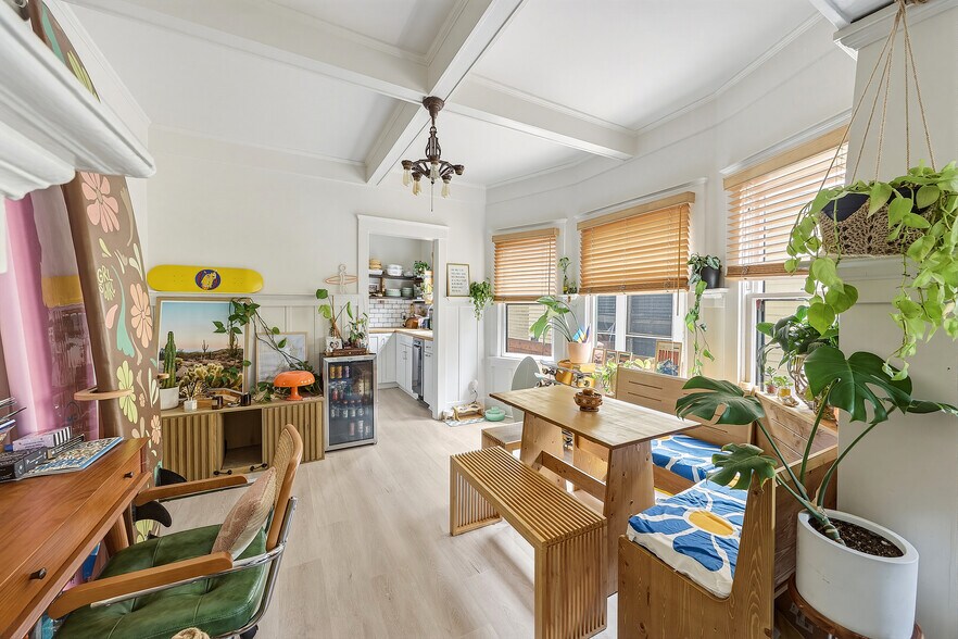 More Photos Of 218 Horizon Ave, Venice Multifamily For Sale