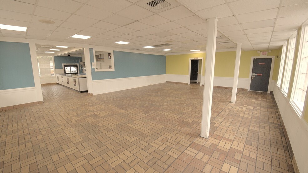 More Photos Of 2032 Montreal Rd, Tucker Fast Food For Sale