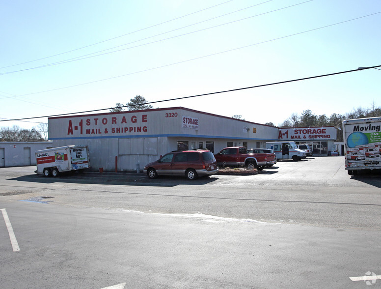 Primary Photo Of 3320 S Cobb Dr, Smyrna Self Storage For Lease